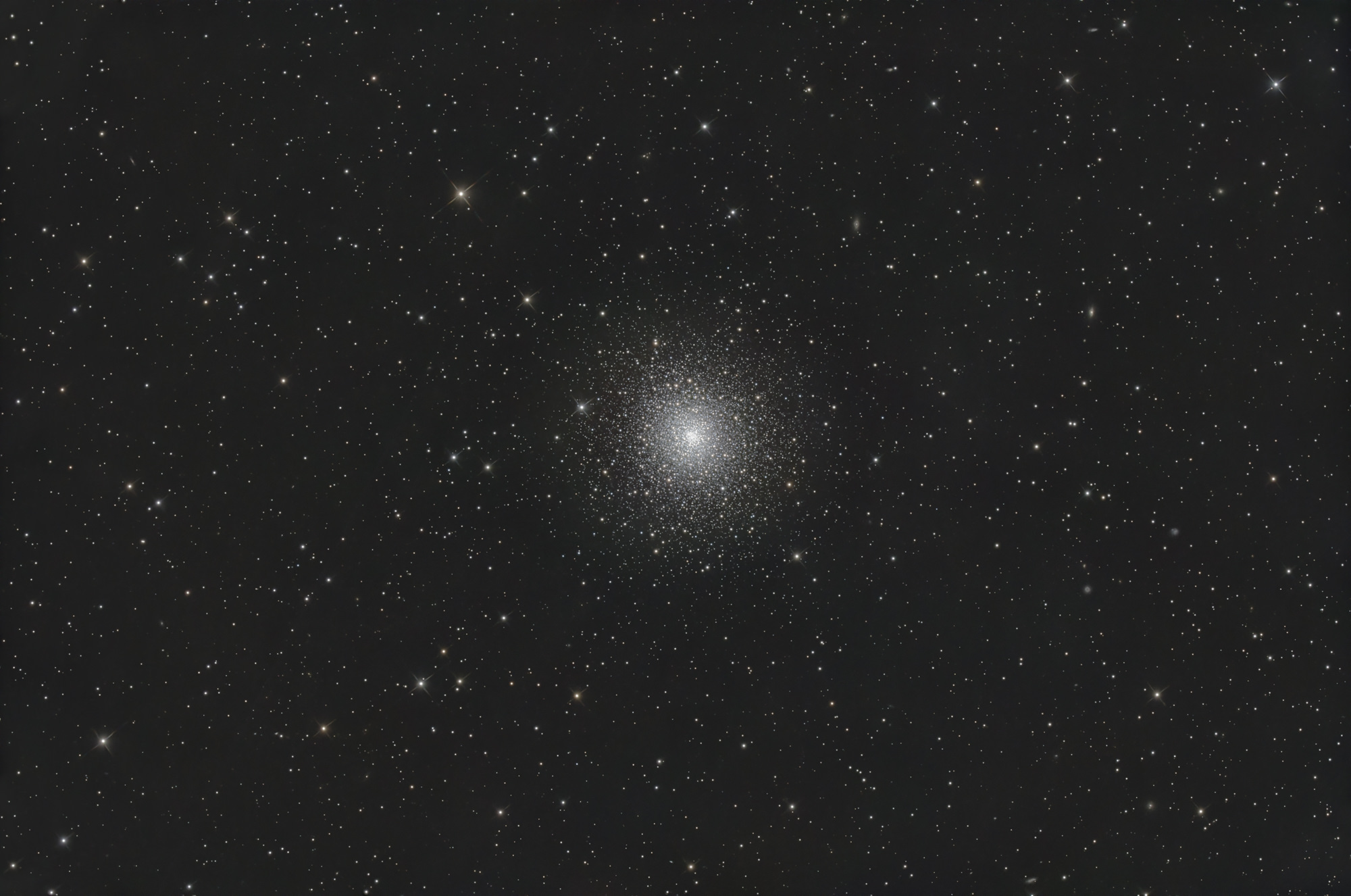 Messier 92 is a bright globular cluster in the constellation Hercules.